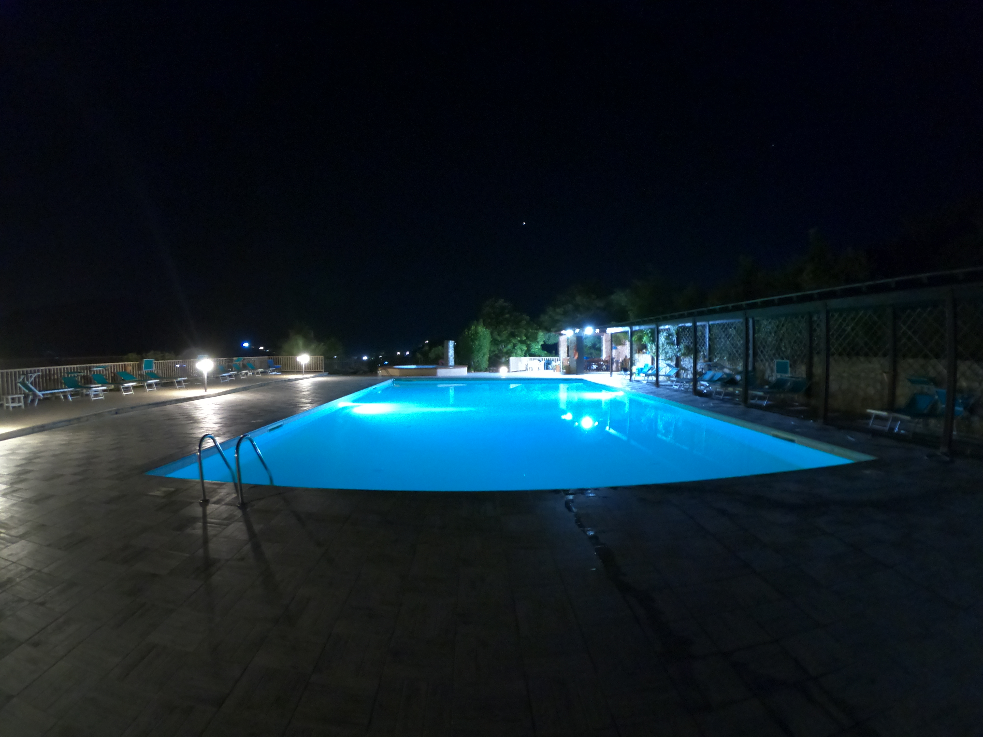 al barcoco residence by night